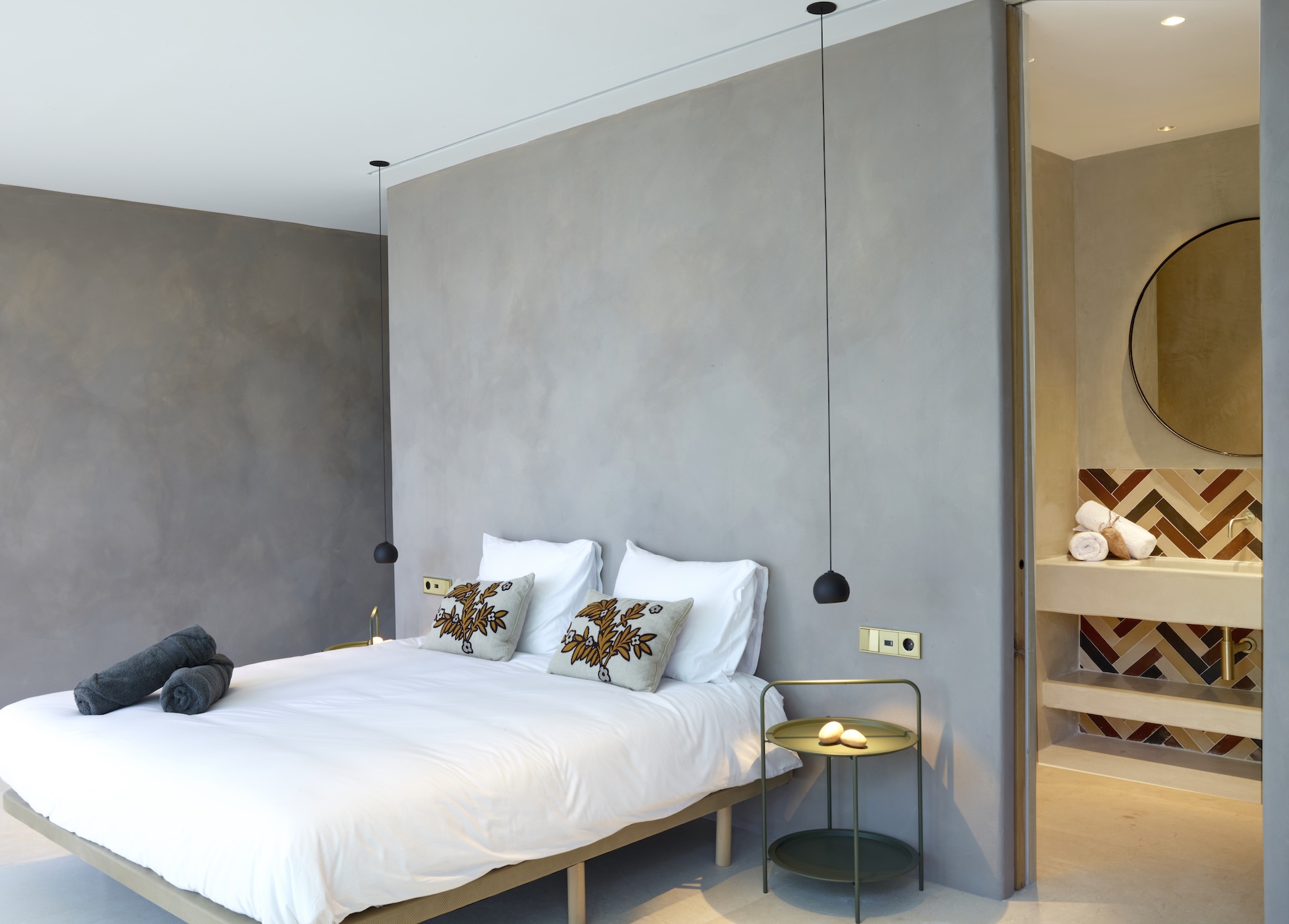 Resa Estates Ibiza koop sale Cala Moli villa seaviews modern bedroom 4.jpg